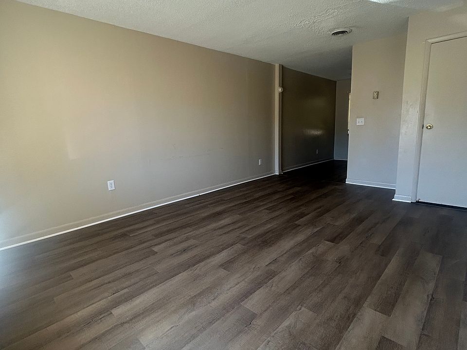 1st image of 1049 Waring St #1049