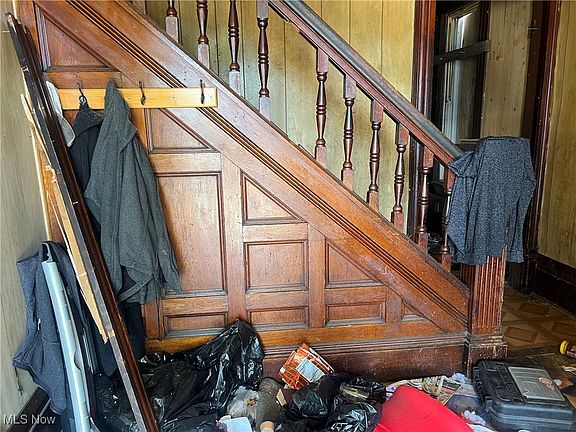 4th image of 309 Orchard Ave NE