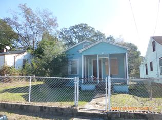 2005 Success St, North Charleston, SC 29405