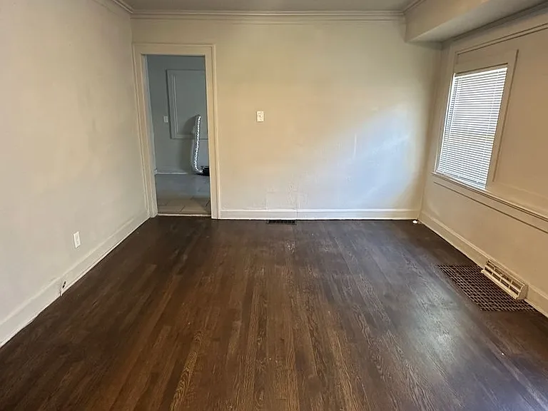 2217 Drury Ave — Photo 3