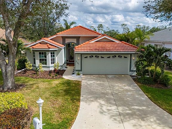 5th image of 3191 Village Ln