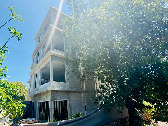 5th image of 259 NW 33rd St #1