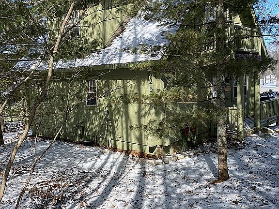 2nd image of 825 Golf Cottage Dr