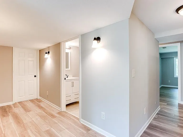 6416 Sherwood Ave — Photo 4