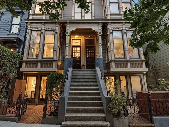3rd image of 208 Fair Oaks St #2