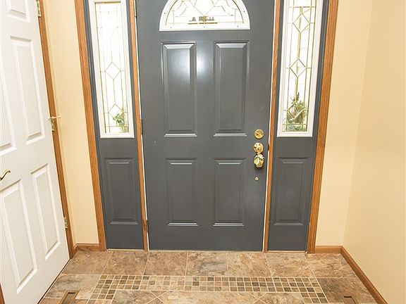 4th image of 24 Wedgewood Dr