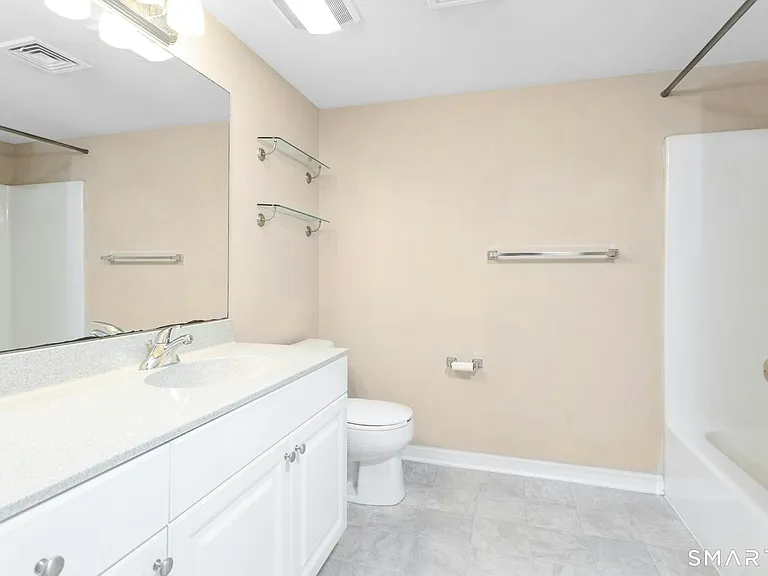 3250 Fairfield Ave #300 — Photo 14