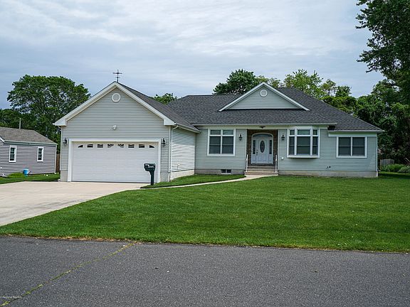2nd image of 2148 Evergreen Ave