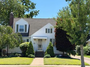 214 48th St, Sandusky, OH 44870