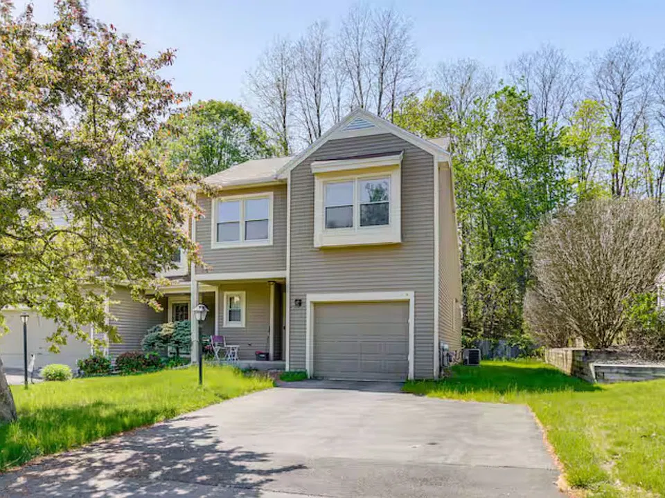 214 Walnut Ln