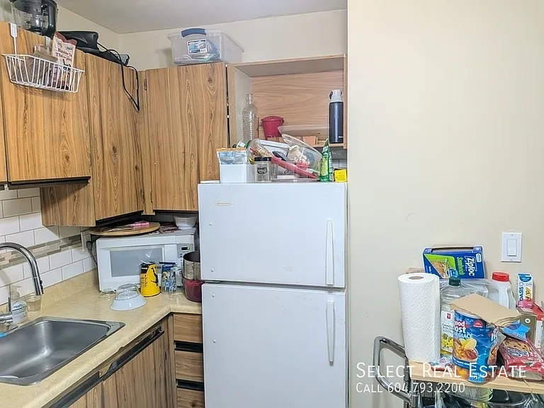 45749 Spadina Ave #203 — Photo 8