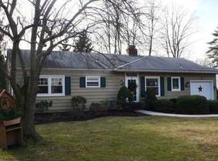 5 Hawthorne Dr, Livingston, NJ 07039