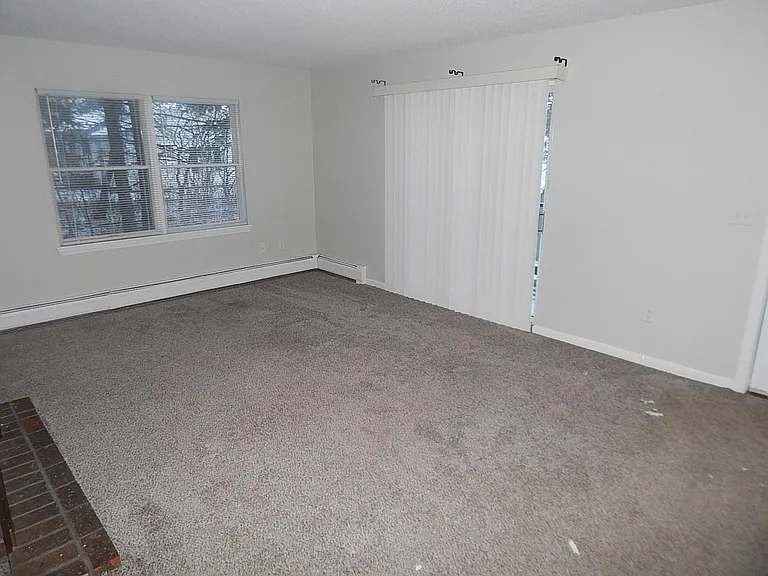 73 Husson Ave #D — Photo 5