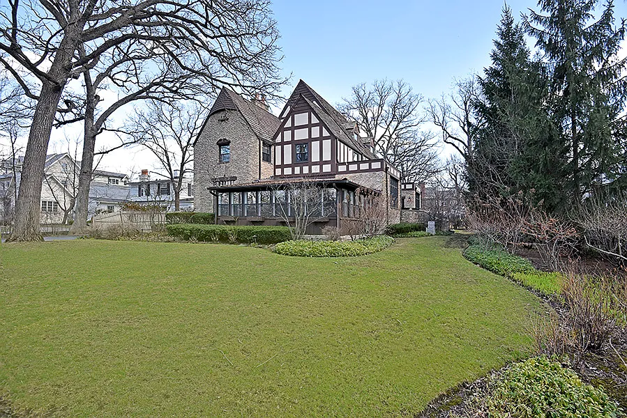 247 Chestnut St photo 1