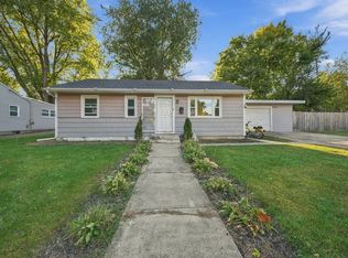 322 Westgate Dr, Aurora, IL 60506