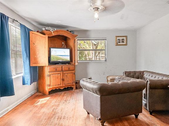 3rd image of 4849 GRAND AVENUE
