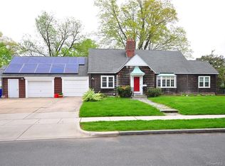 30 Fennway, West Hartford, CT 06119
