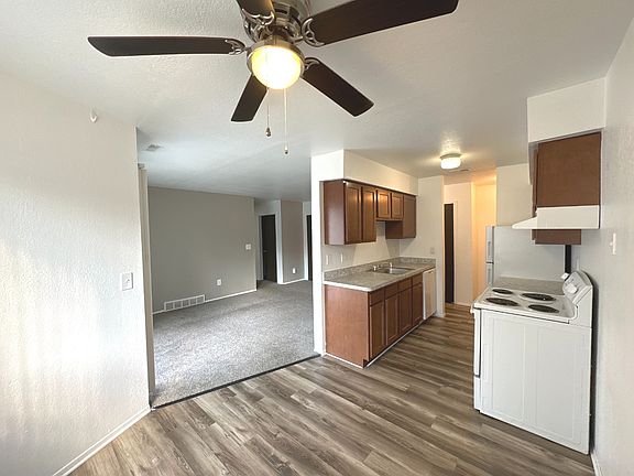 3rd image of 510-23257 E Mile Rd #15