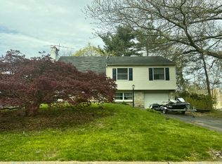 111 Cornwall Dr, Chalfont, PA 18914