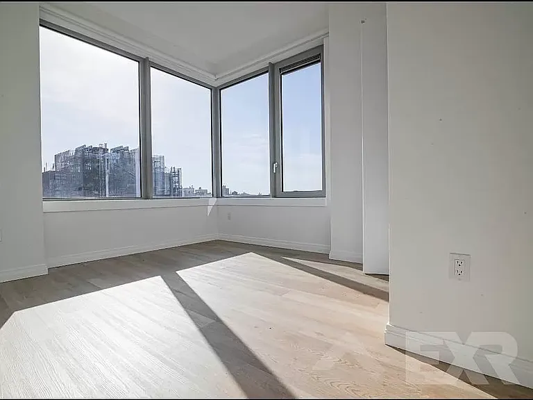 957 Atlantic Ave #502 — Photo 7