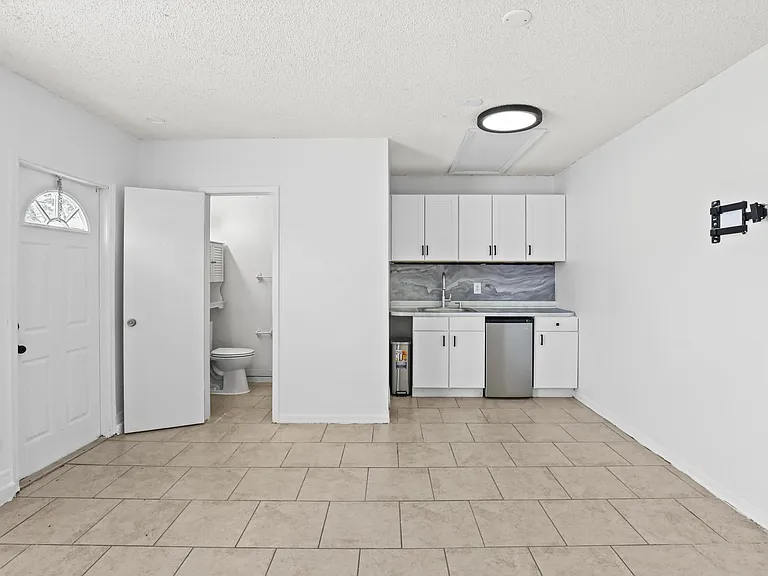 4026 SW Kallen St #B — Photo 6