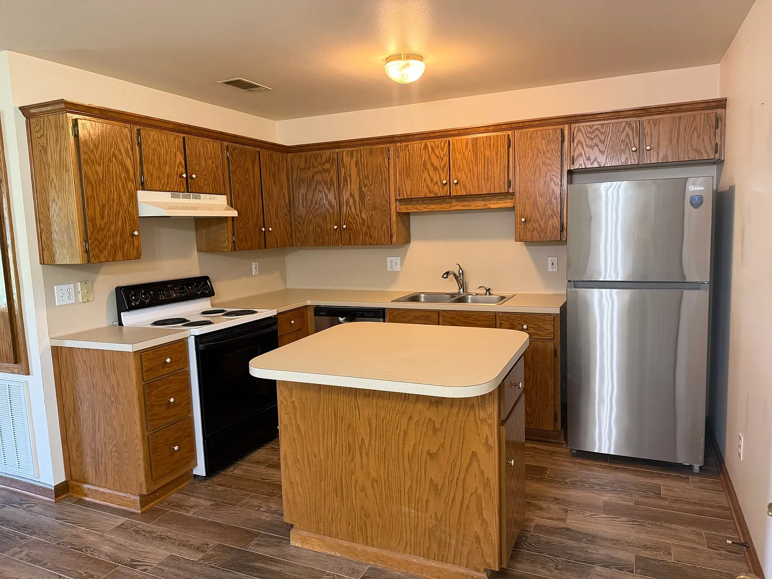 2 bed, 895 sqft, $850 — Photo 3
