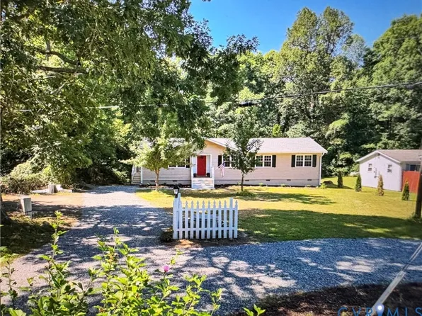3011 Quaker Rd, Quinton, VA 23141