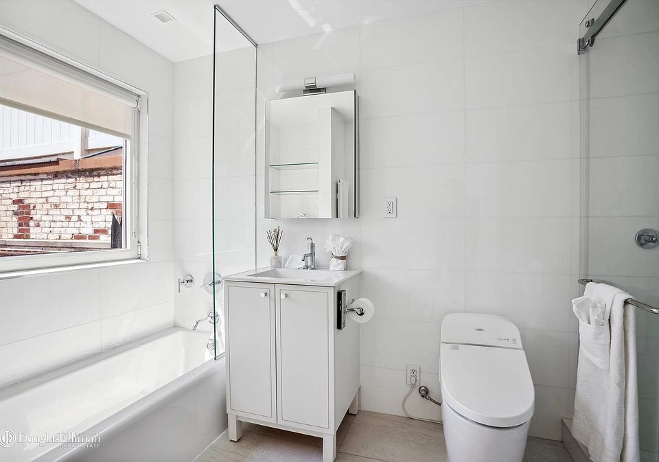 1st image of 57 Island Pkwy #6