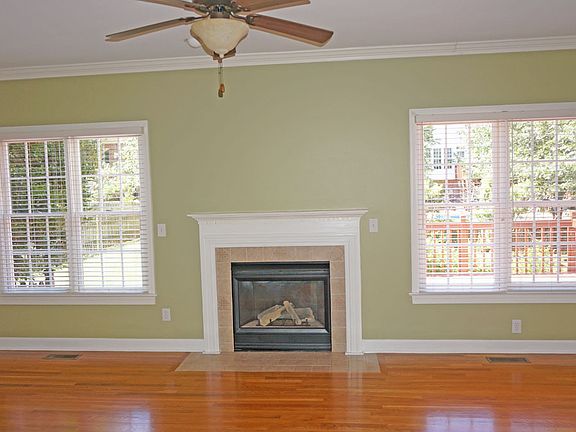 Greatroom w/fireplace