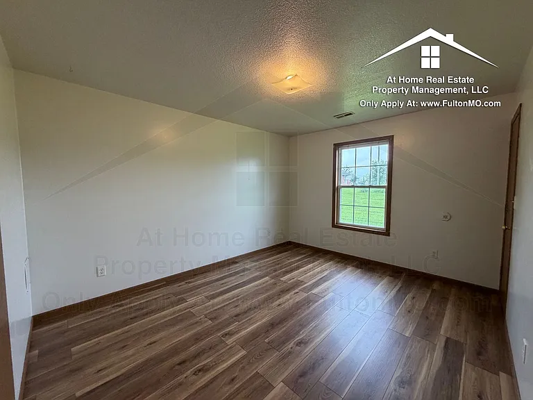 26332635 Gates Blvd — Photo 13