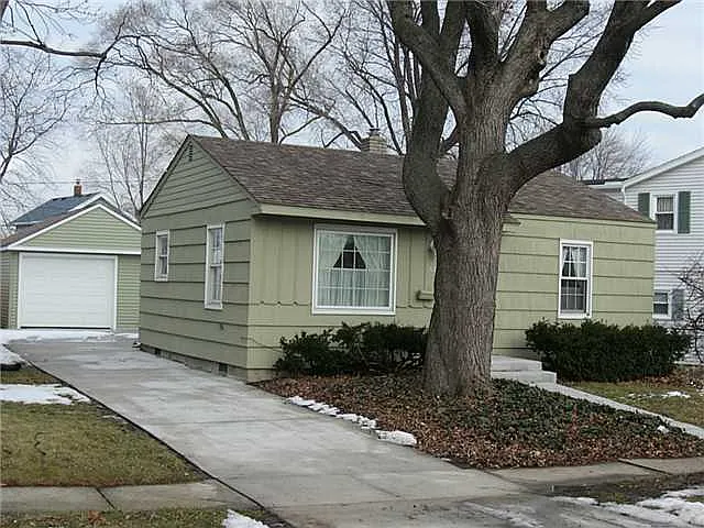 1929 Garner Ave photo 1