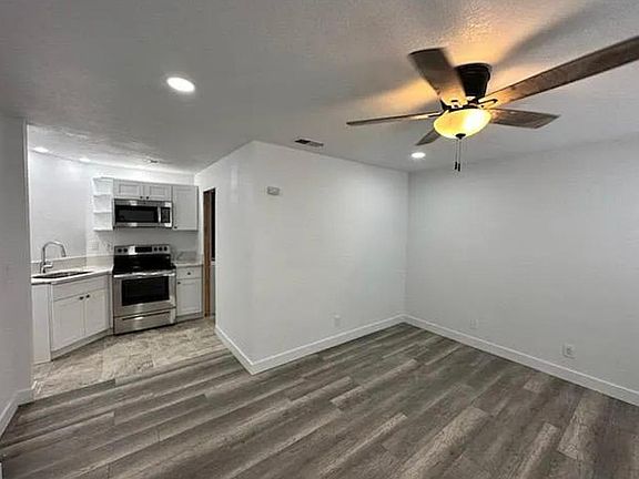 2nd image of 24291 Bairndale Dr #B