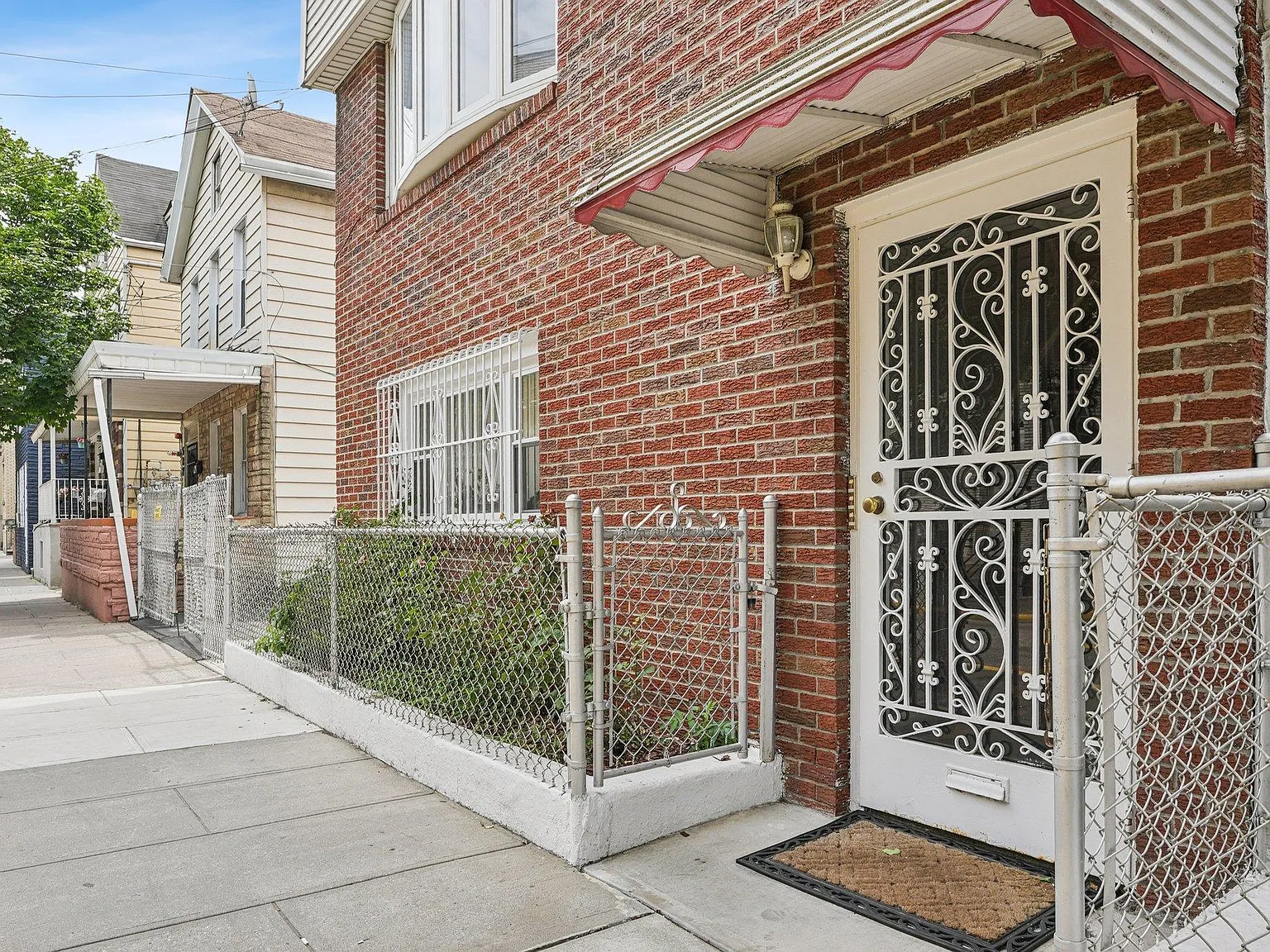 3 bed, 1.0 bath, $2,600 — Photo 4
