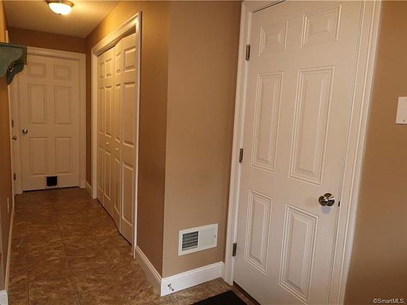 3rd image of 1158 Hartford Tpke Unit 46