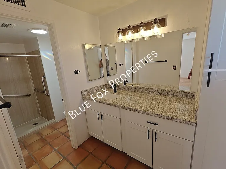 2781 W Calle Carapan — Photo 40