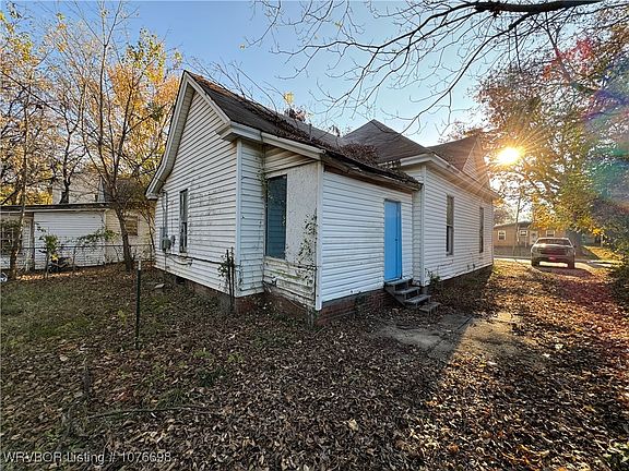 4th image of 707 Vine St