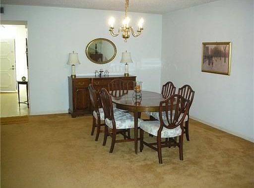 3rd image of 300 N A1a APT J405