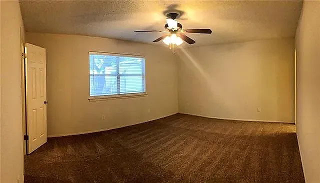 3 bed, 1445 sqft, $1,900 — Photo 2