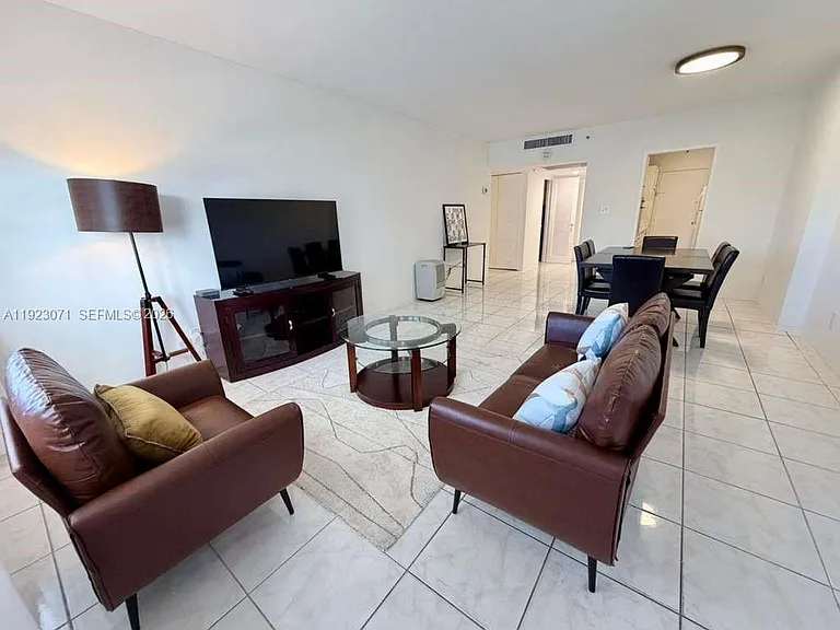 100 Lincoln Rd #541 — Photo 3