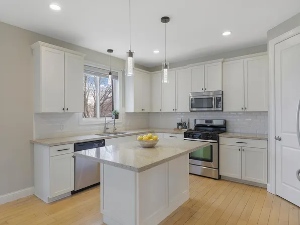 2417 Liberty Trl, Woodbury, MN 55129