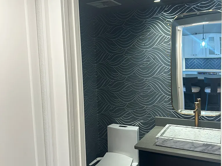 1/2 Bathroom