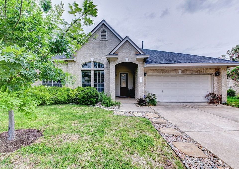 1st image of 20215 Bellerive Dr