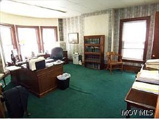 2nd image of 1327 Market St