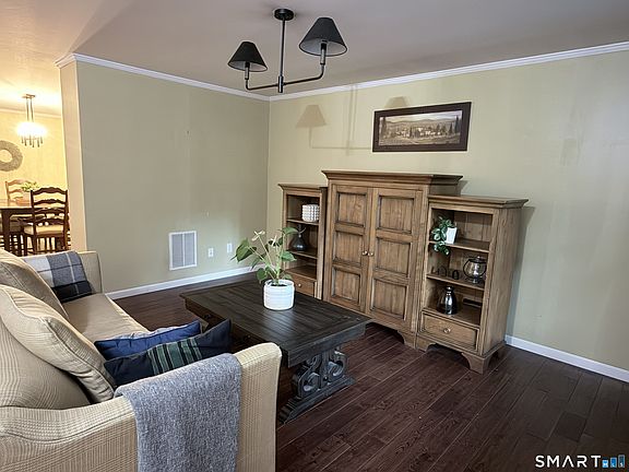 4th image of 29 Sycamore Way #29