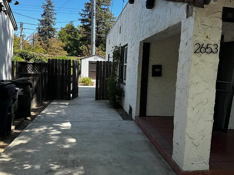 2653 Freeport Blvd — Photo 2