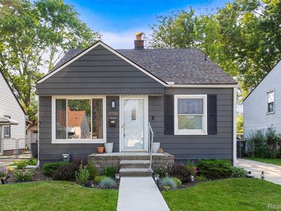 27728 Larchmont St, Saint Clair Shores, MI, 48081