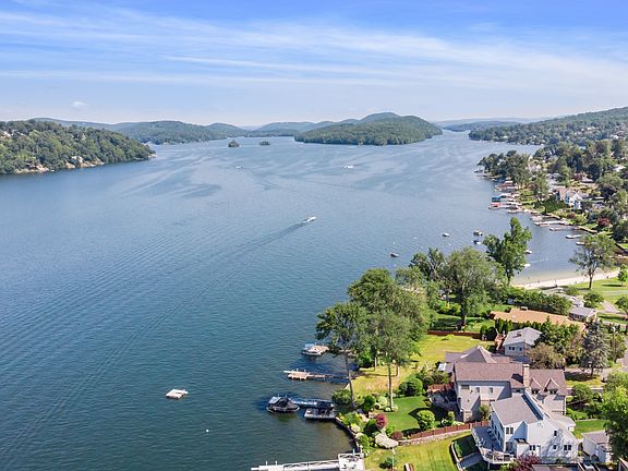 32 Candlewood Shores Road