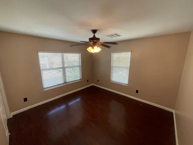 5645 Breckenridge St — Photo 30