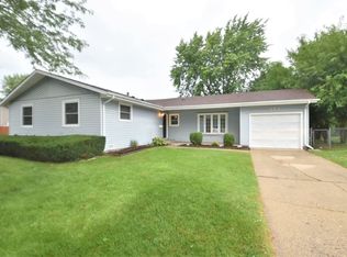 575 Cochise Pl, Carol Stream, IL 60188