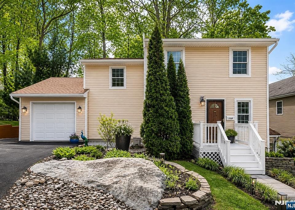1st image of 119 Sherwood Ave